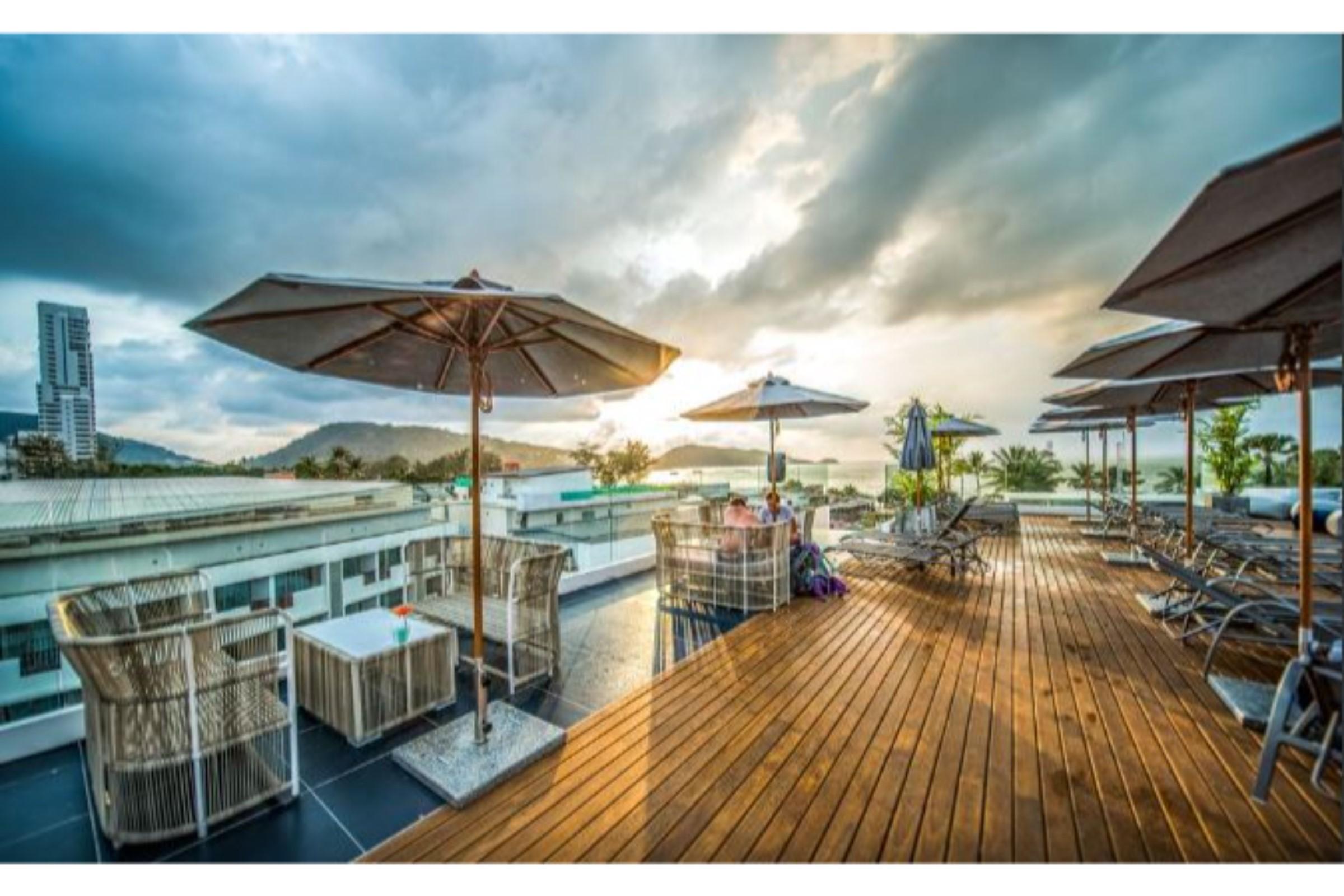 Hotel Clover Patong Phuket - Sha Plus Exterior photo